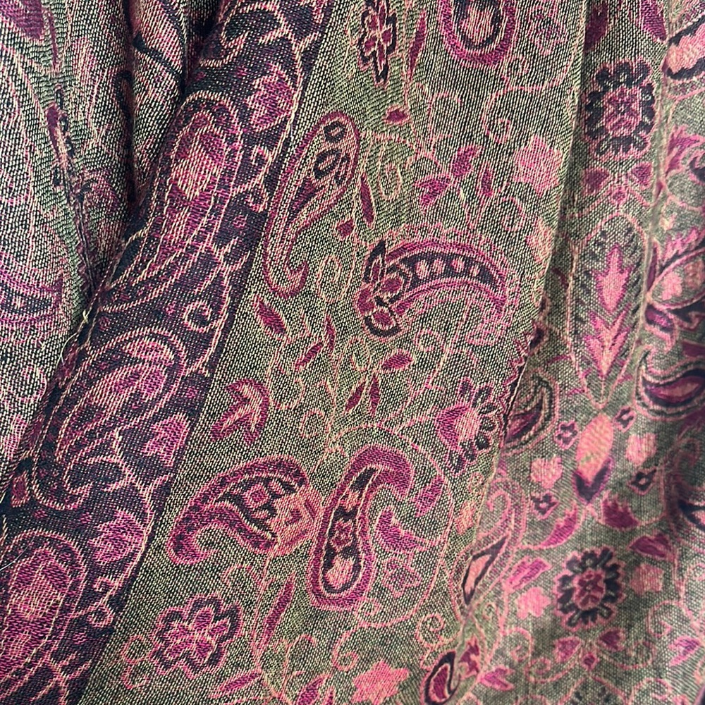 Paisley Patterned Scarf - Picture 2 of 4